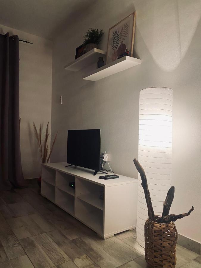 Apartment Valentina Кленовица Экстерьер фото